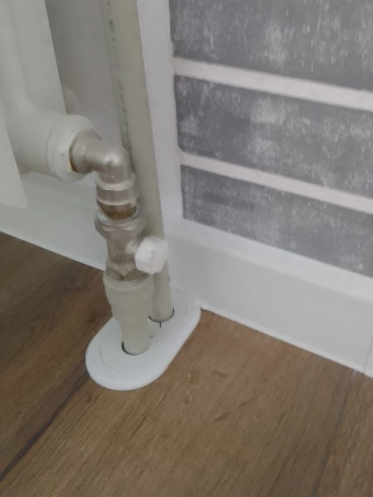 Двойной обвод для труб ПВХ d25 Белый