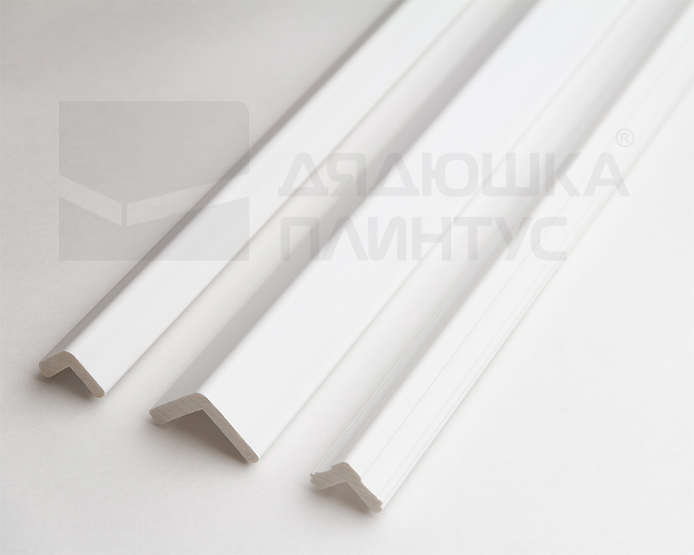 Угол из полистирола высокой плотности HI WOOD C30V1 30мм х 30мм х 2,0м.