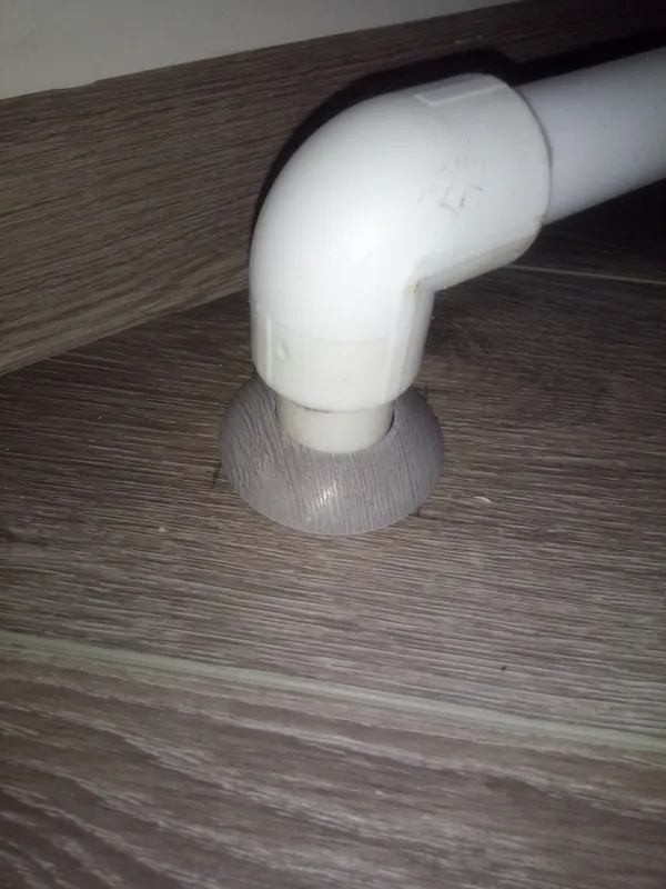 Обвод для труб 3/4 ПВХ ИДЕАЛ 28мм 253 Ясень Серый