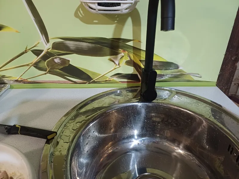 Угол ПВХ 20х20х2,75 м зелёный 145