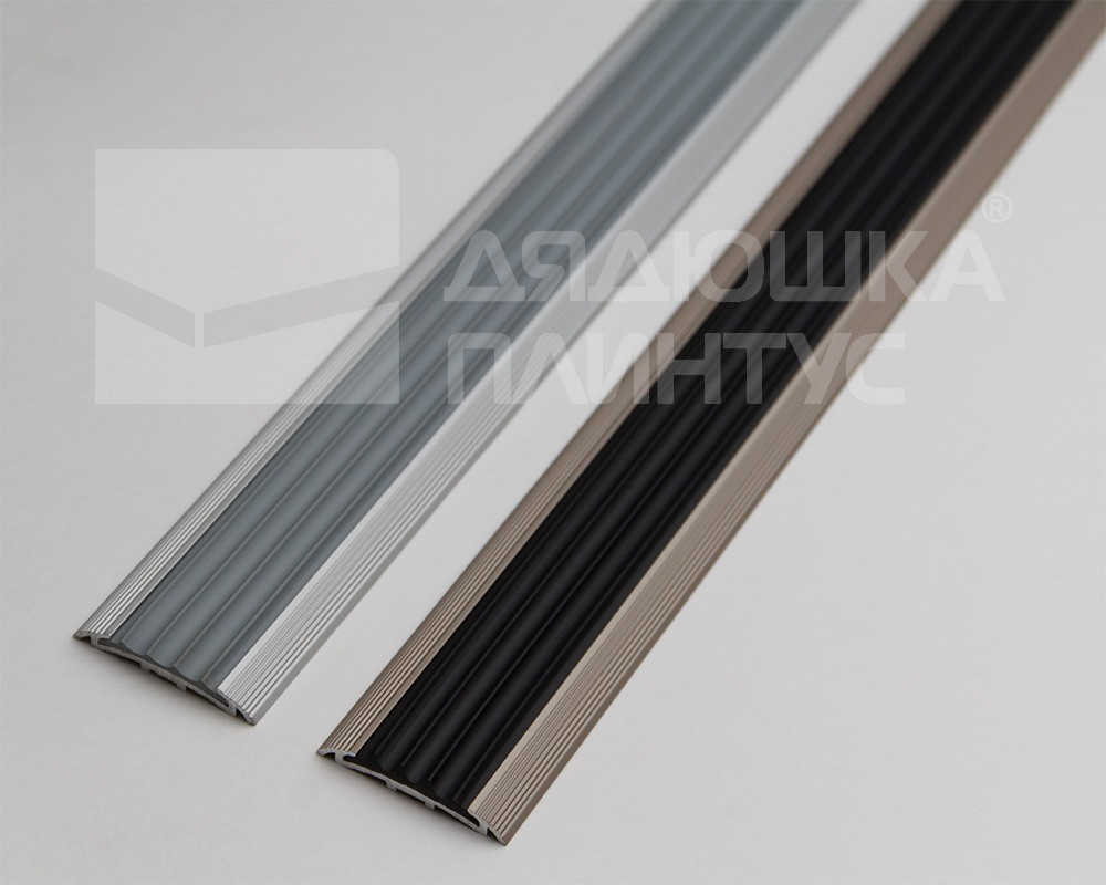 Порог одноуровневый ПС 08-1.900.01лч Серебро