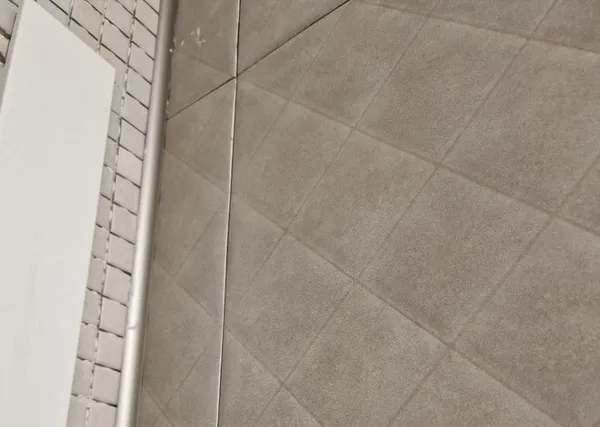 Алюминиевый Треугольный Профиль 10 мм Анодированное Серебро Progress PJTRBC 10