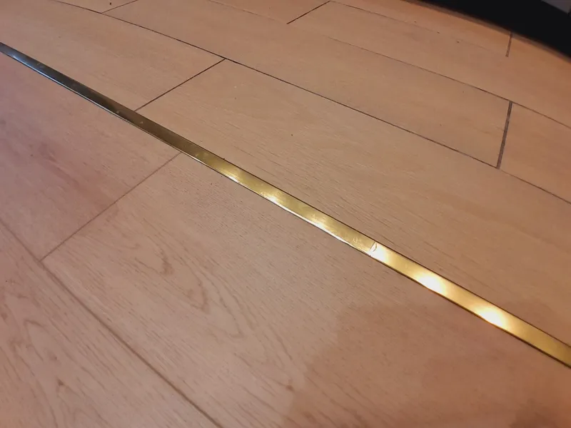 Т-образный порог для кварцвинила 10*4,5 мм 2,7м Блестящее золото PCRBO 1045