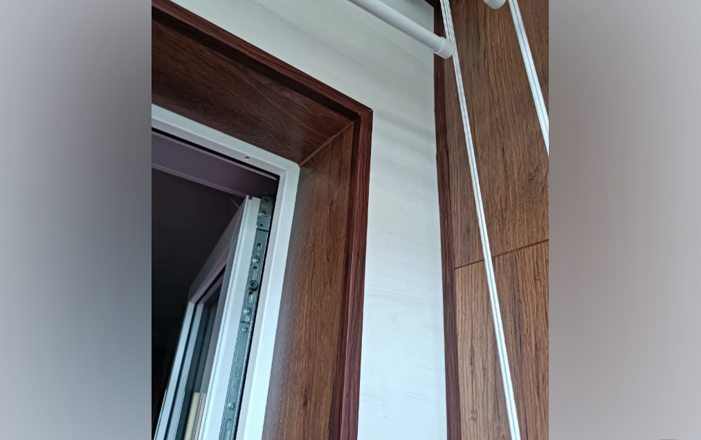 Угол декоративный 20х20 Уп 06-27.2700.595 Дуб венге