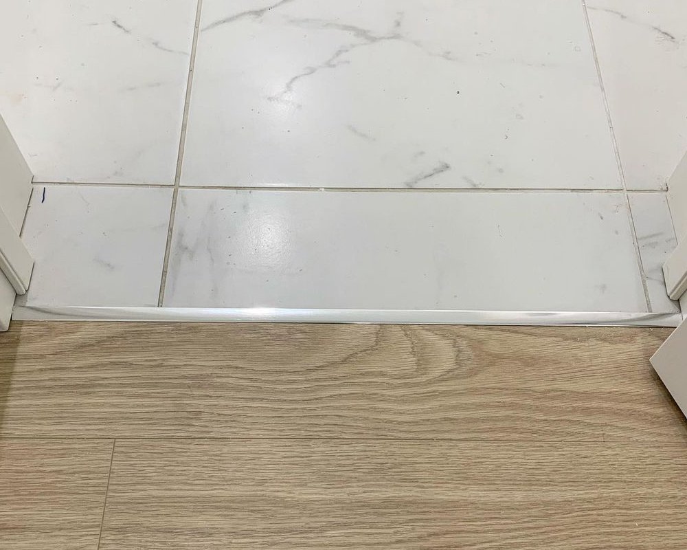 Порог одноуровневый ЛС 10.2700.201л Серебро