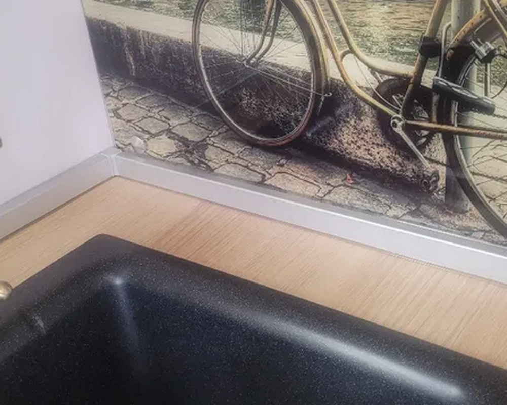 Плинтус для столешницы Алюминий 25*10мм 3,05м Серебро