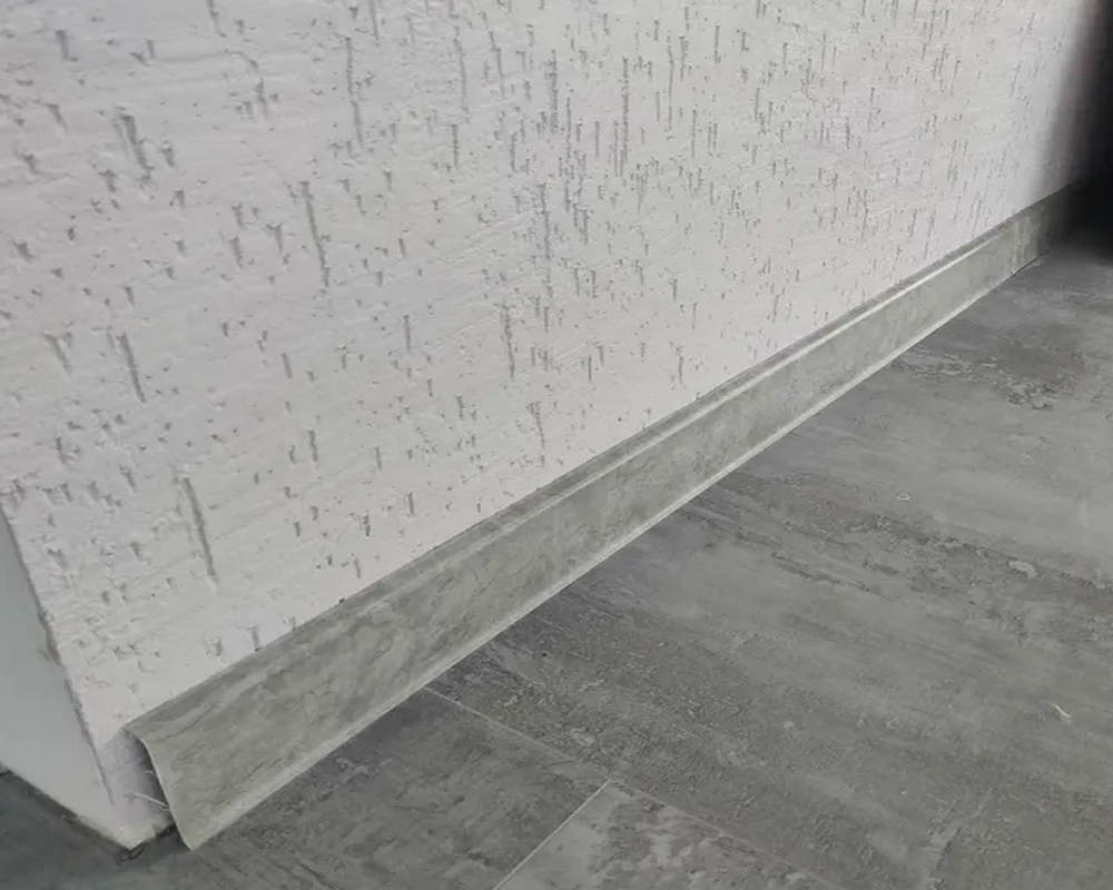 Плинтус ПВХ со съемной панелью Arbiton INDO 041 Алюминий Светлый