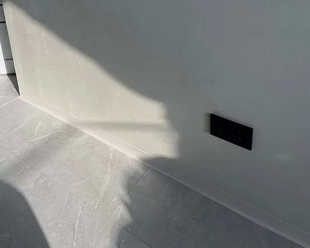 Плинтус эластичный ПВХ Dollken WL80 80мм х 15мм 1137. Белый