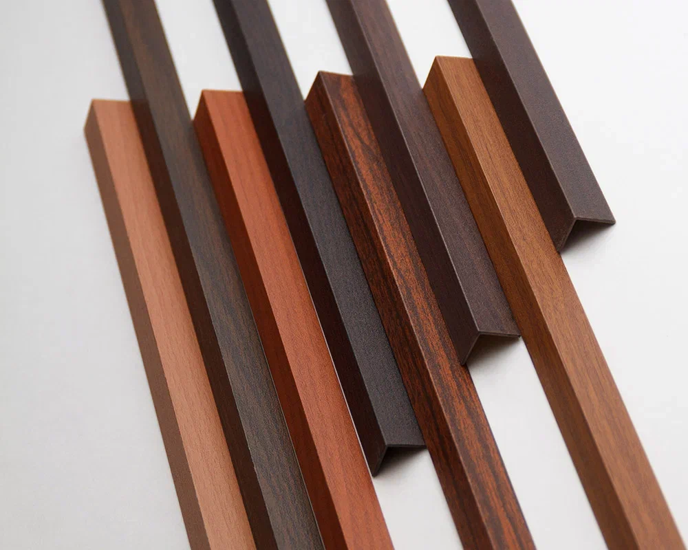 Угол декоративный 20х20 Уп 06-27.2700.595 Дуб венге