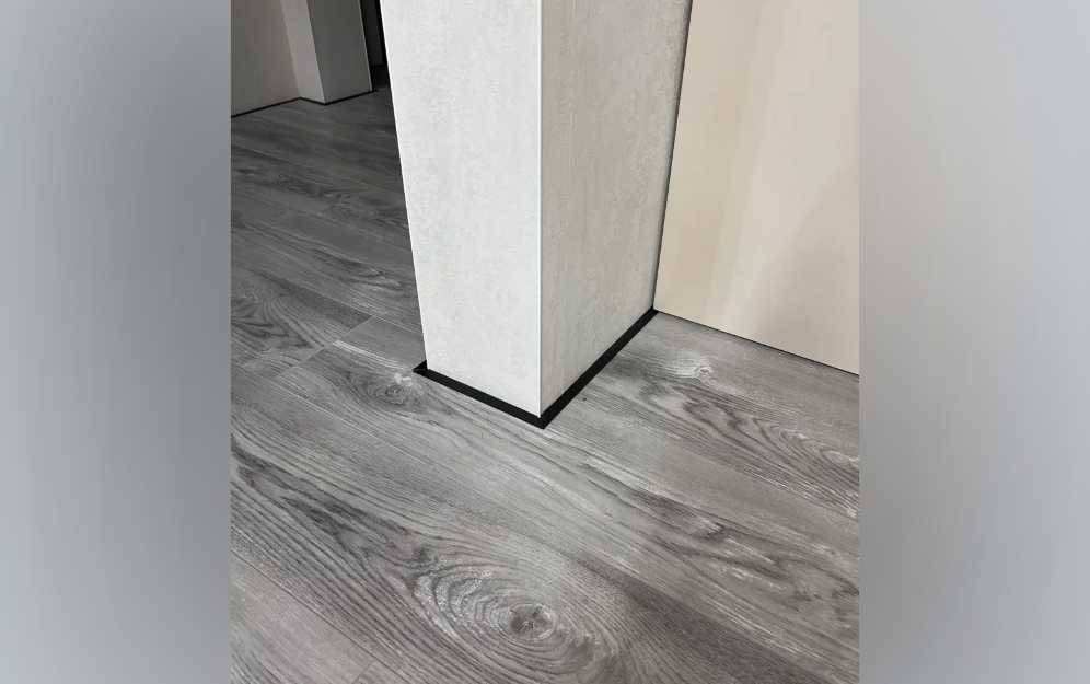 Антиплинтус Апл 01.2700.15. Черный