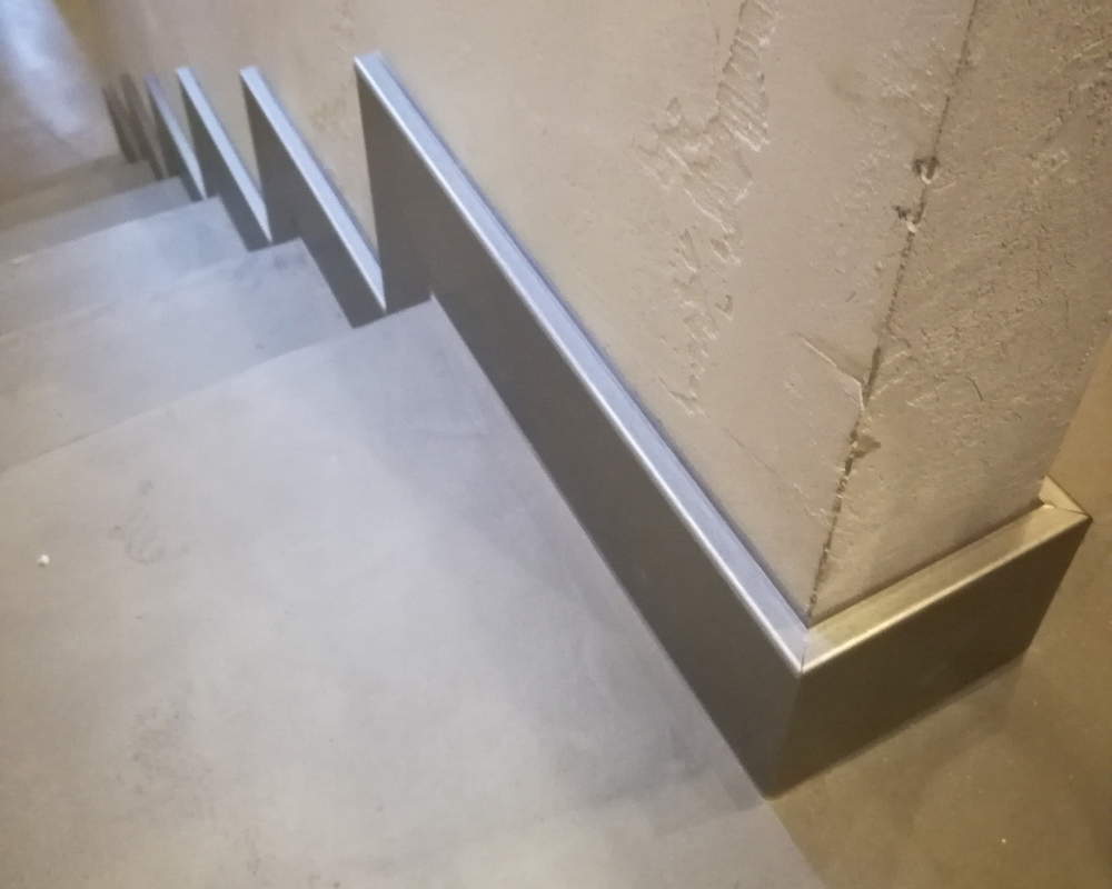 Плинтус ХДФ Dollken Cubu Flex Life 80мм х 2,5 м 1246 Серебро платинум