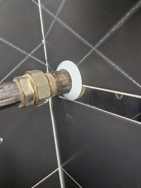 Обвод для труб универсальный ПВХ ИДЕАЛ Ф25-34 001 Белый