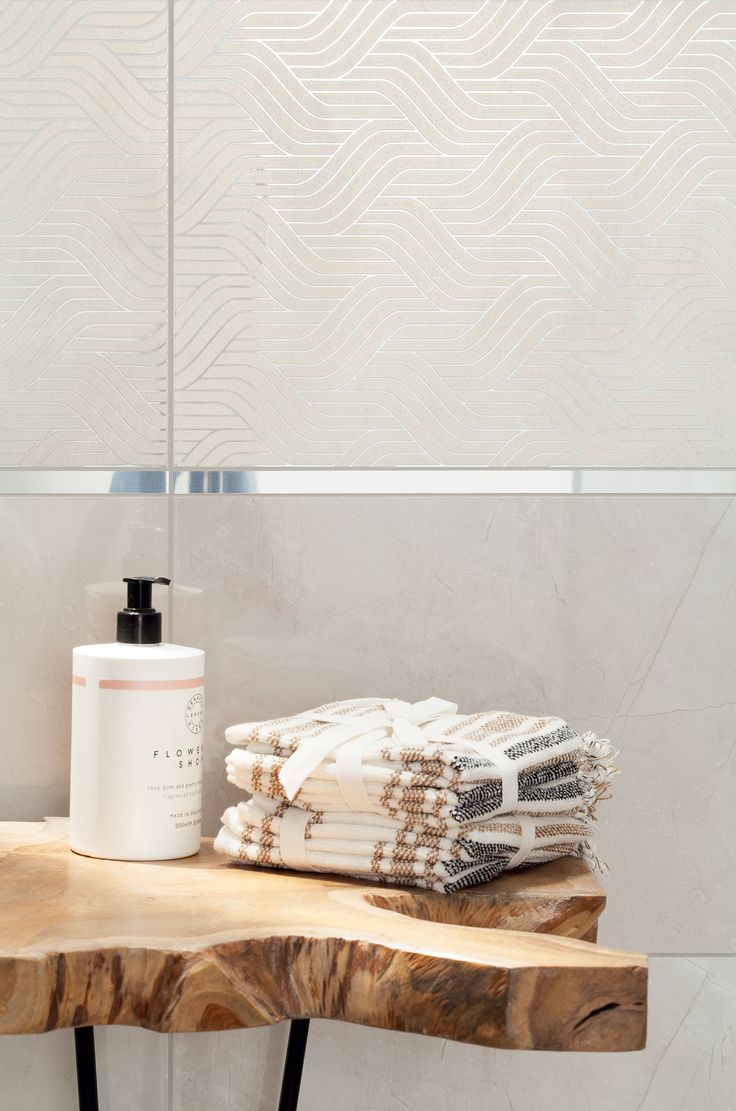 Полоса алюминиевая 20х1,5 мм браш серебро/глянец 2,7 м