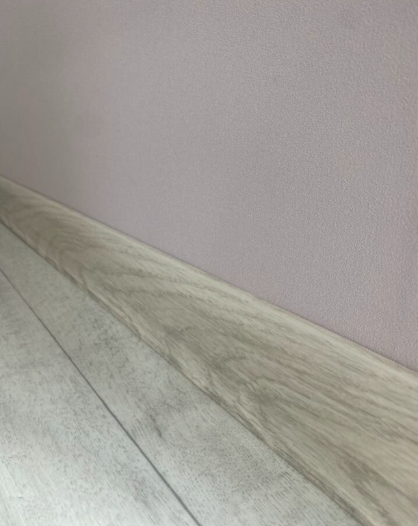 Плинтус ПВХ Идеал Классик 85мм 2,2м 253 Ясень серый