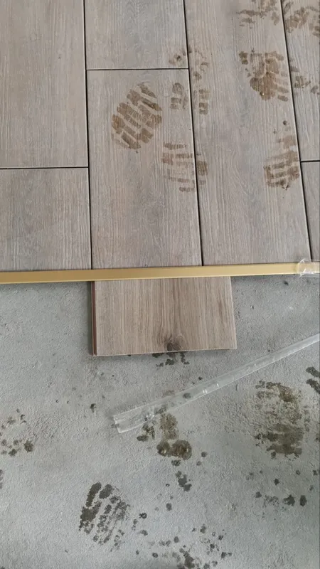 Т-образный порог для кварцвинила 10*4,5 мм 2,7м Блестящее золото PCRBO 1045