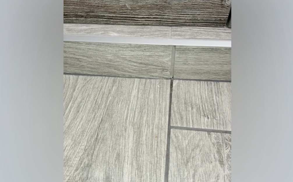 Профиль окантовочный Волшебная палочка Expert MSPKE 01K.2700.01KL 10мм 2,7м Серебро Люкс