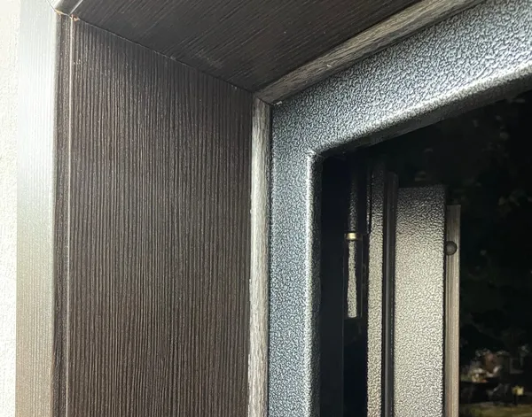 Галтель ПВХ LEMAL 14х14мм. 2,5м. 0102