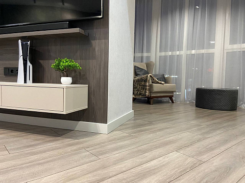 Плинтус ДЮРОПОЛИМЕР HI WOOD B75V1L 75мм х 12мм х 2,0м.