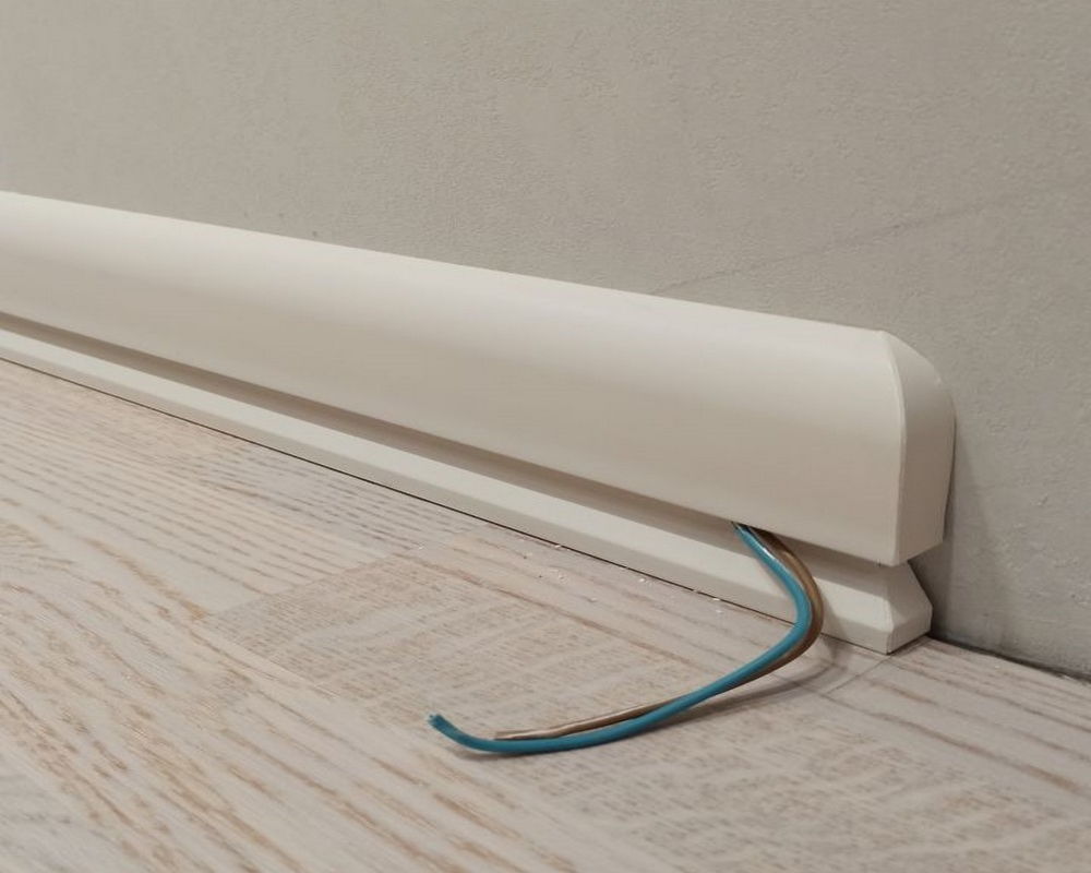 Плинтус из полистирола высокой плотности HI WOOD под подсветку LB98 98,0мм х 19,5мм х 2,0м.