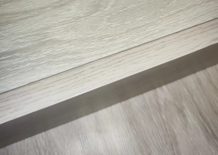 Профиль угловой ПУ 15.2700.201л Серебро