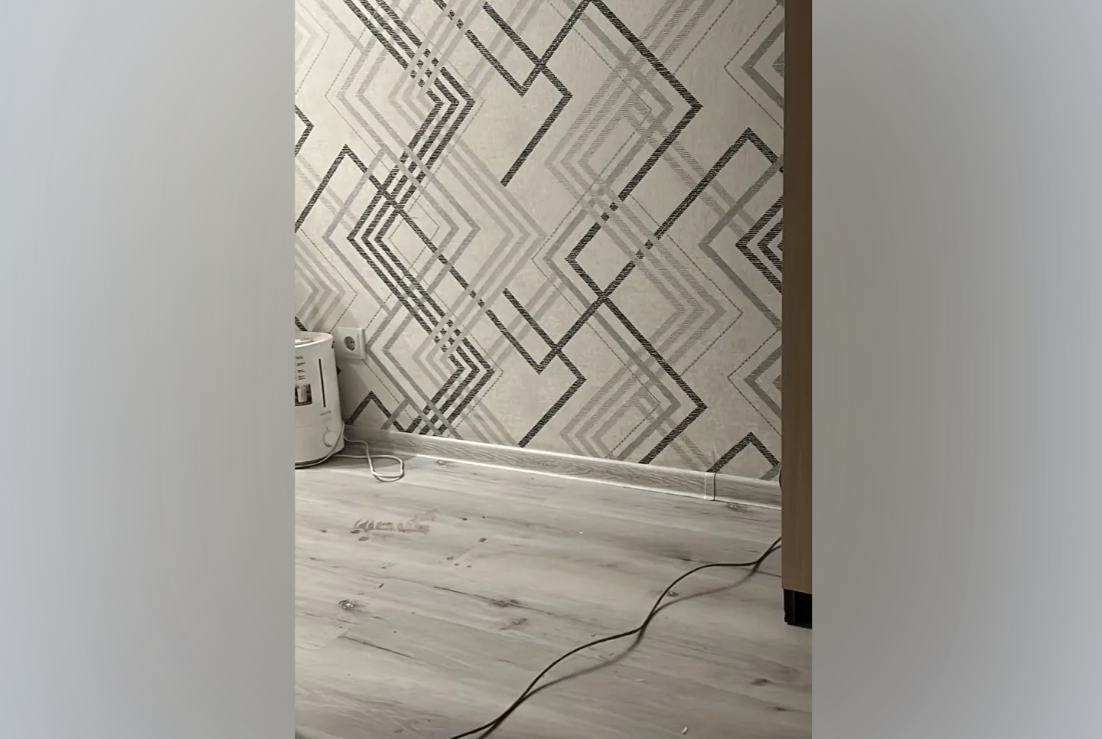 Плинтус ПВХ с кабель-каналом Рико Лео 127 Тополь канадский