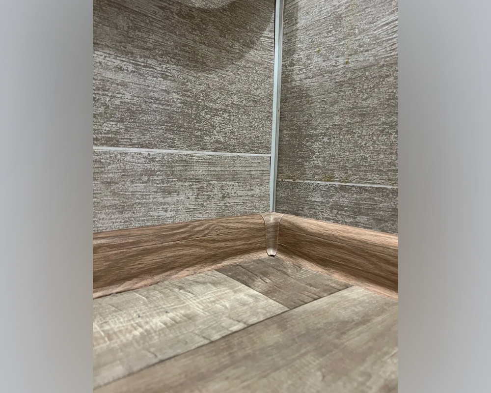 Плинтус ПВХ Волшебная палочка 58мм 2,2м 5807