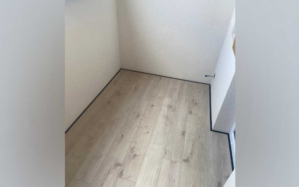 Микроплинтус AL16X5-03 16х6х2000мм Чёрный Анод