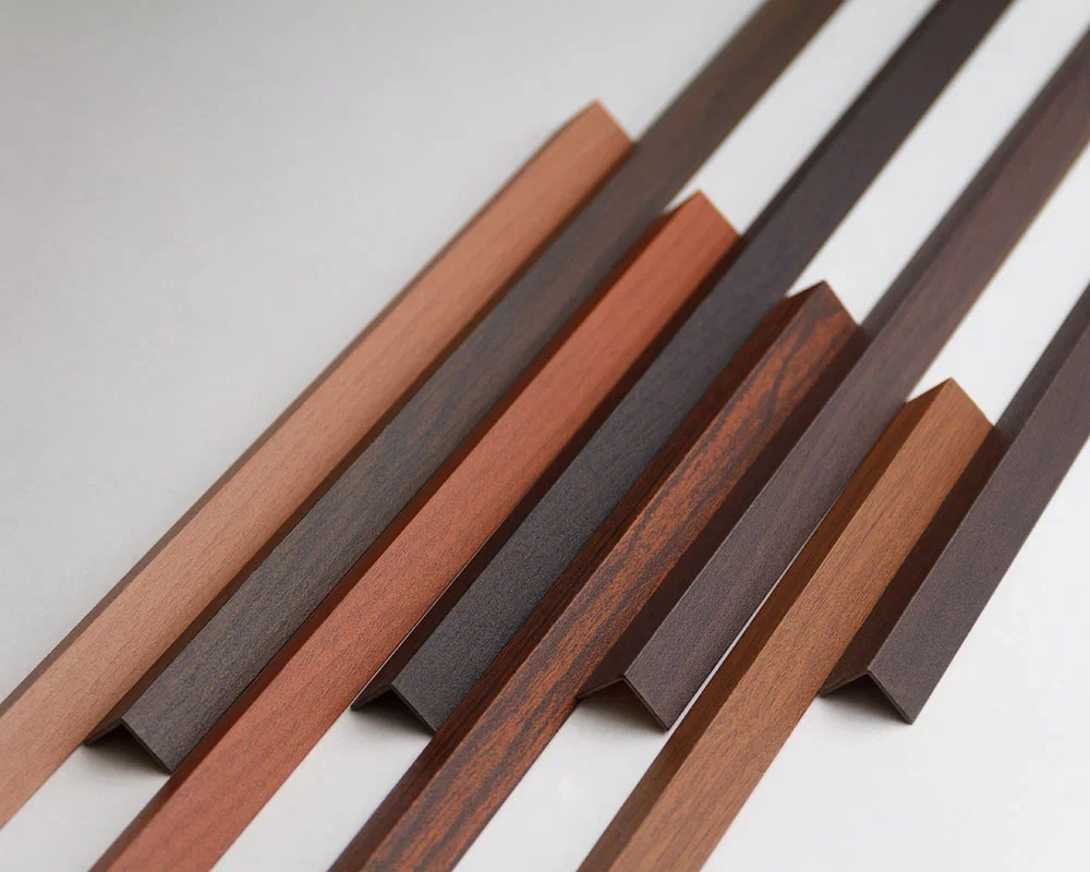 Угол декоративный 40х40 Уп 15-27.2700.594 Венге