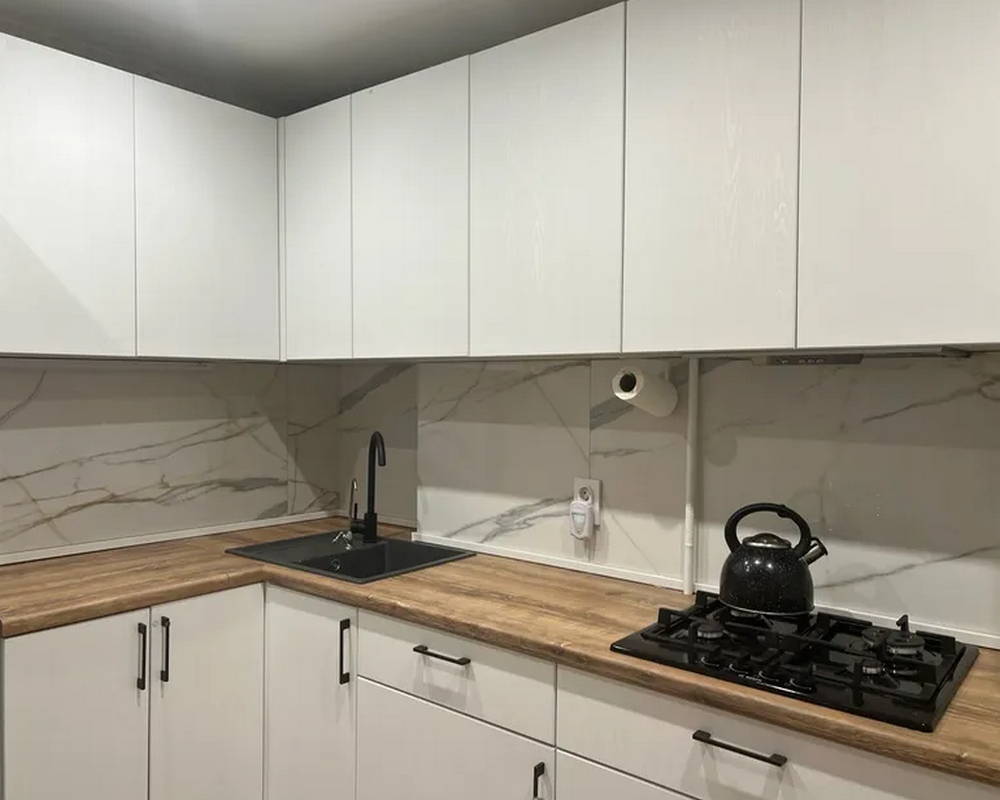 Плинтус для столешниц прямоугольный ПВХ Волшебная палочка 25*12мм 3м 2235 Семолина серая