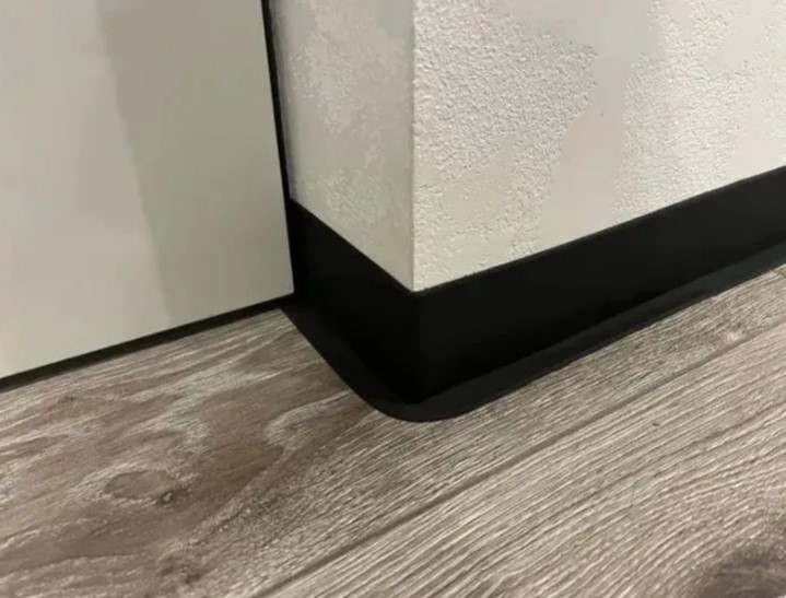 Плинтус эластичный ПВХ Dollken WL50 50мм х 15мм 0110 Черный