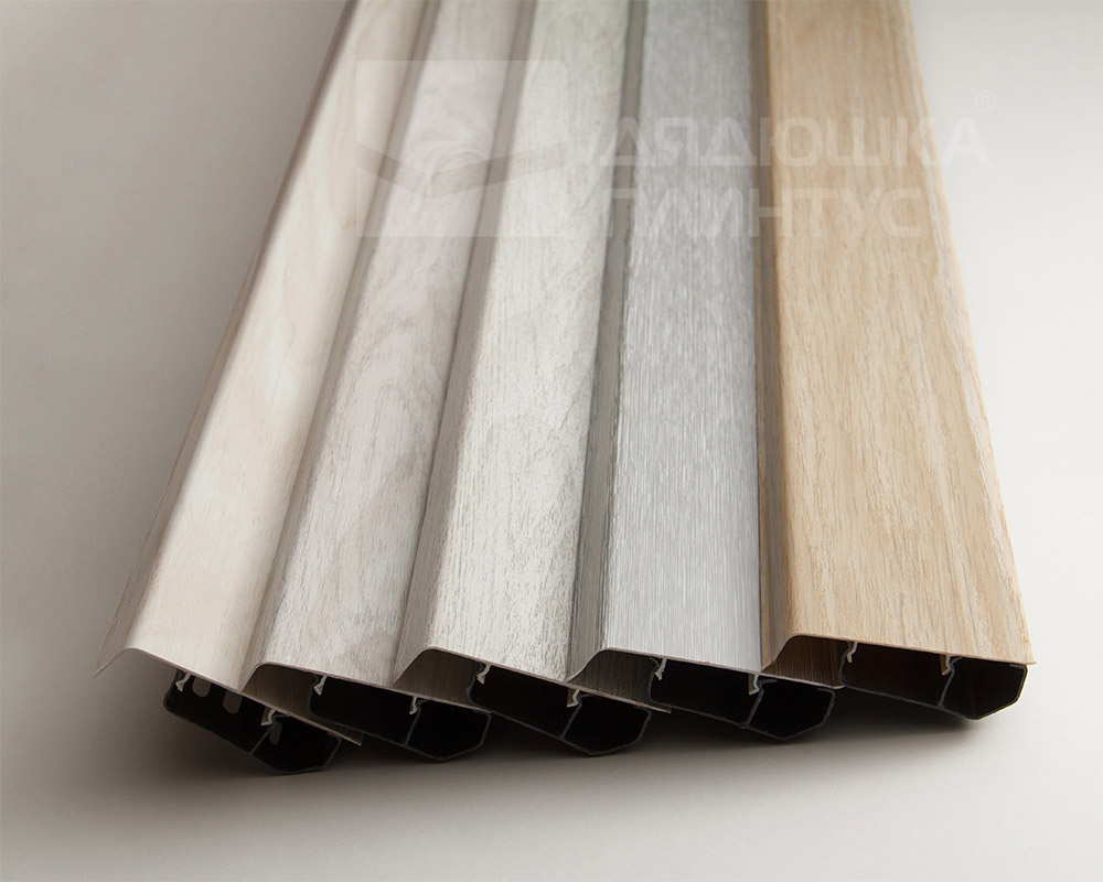 Плинтус ПВХ Волшебная палочка 70мм Home 2,2м 7005