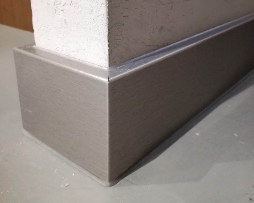 Плинтус ХДФ Dollken Cubu Flex Life 80мм х 2,5 м 1246 Серебро платинум