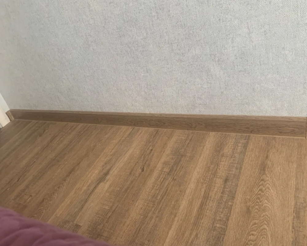 Плинтус ПВХ со съемной панелью Arbiton INDO 003 Дуб Лофт