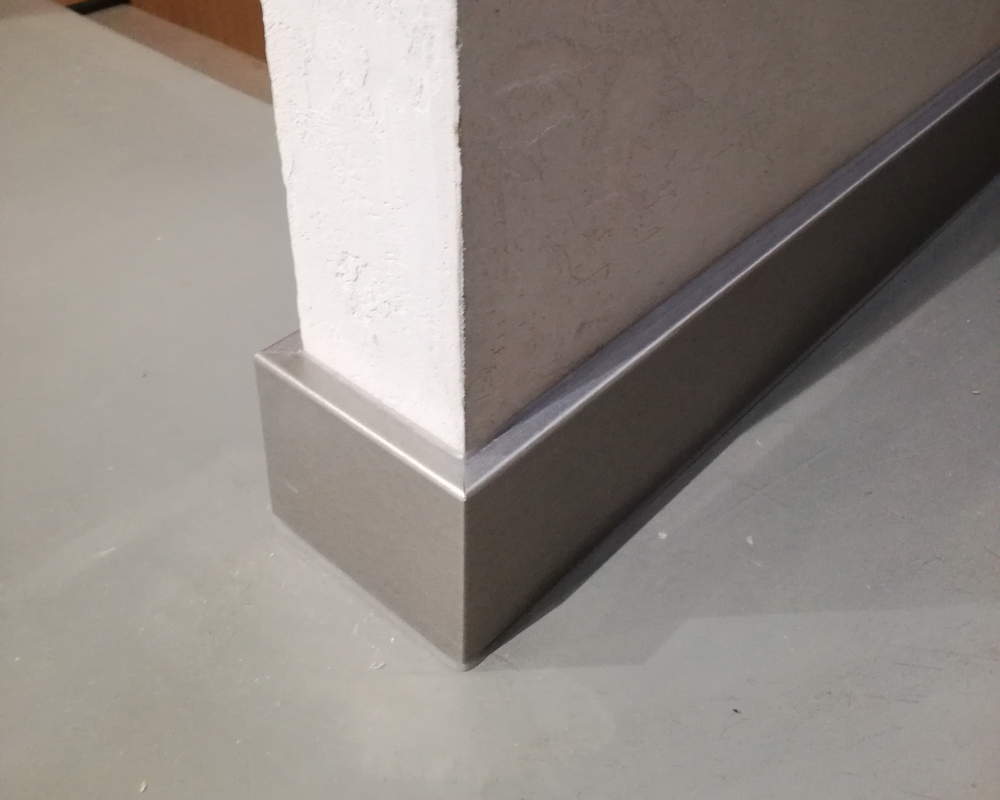 Плинтус ХДФ Dollken Cubu Flex Life 80мм х 2,5 м 1246 Серебро платинум