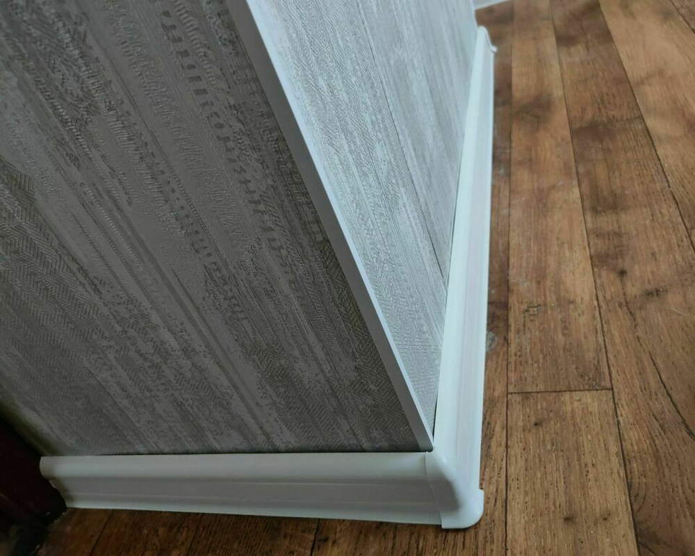 Плинтус ПВХ Волшебная палочка 58мм 2,2м 5803