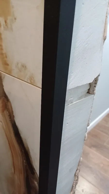 Угол декоративный 40х20 Уп 14-27.2700.515 Черный