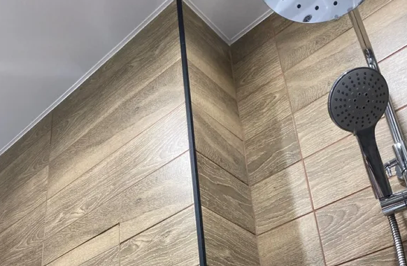 Угол декоративный 40х20 Уп 14-27.2700.515 Черный