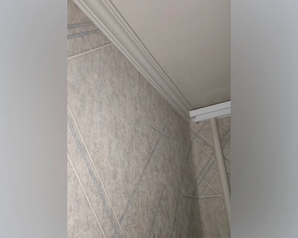 Карниз из полистирола высокой плотности HI WOOD A1080 56,6мм х 56,6мм х 2,0м. Окраска включена в стоимость