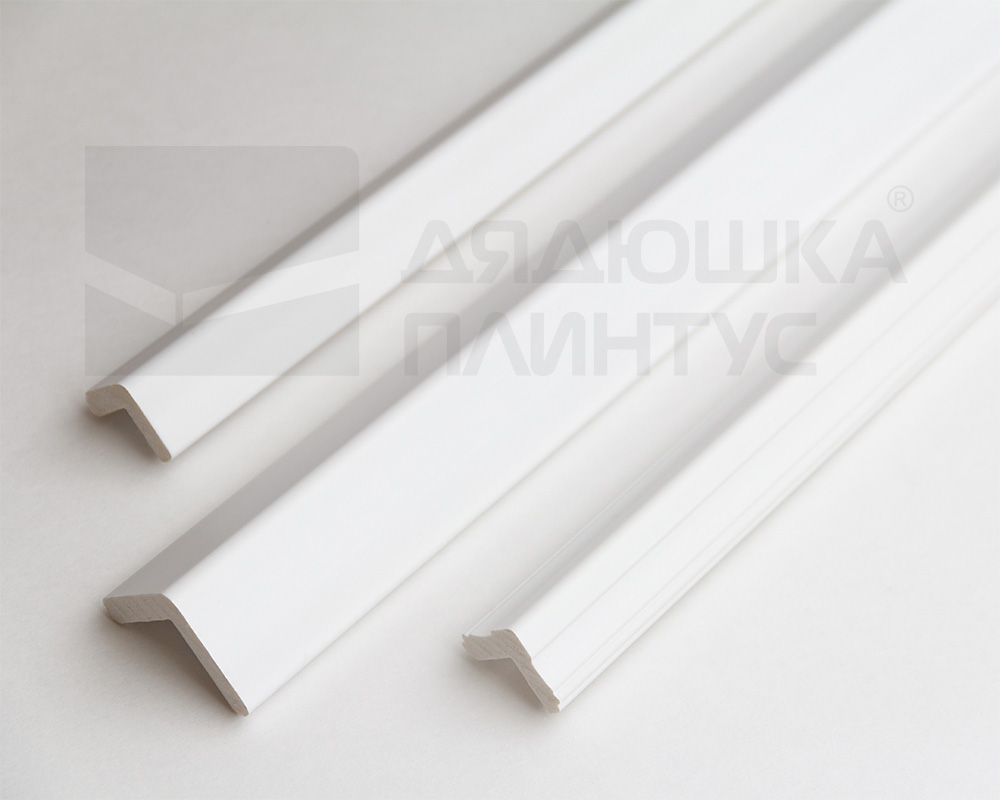 Угол из полистирола высокой плотности HI WOOD C30V1 30мм х 30мм х 2,0м.