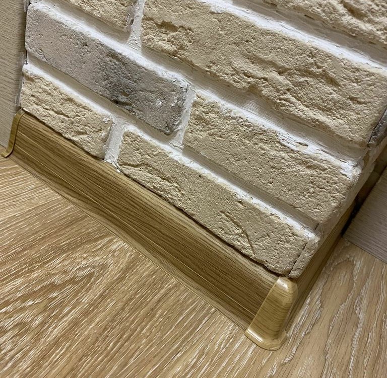 Плинтус ПВХ Волшебная палочка 58мм 2,2м 5809