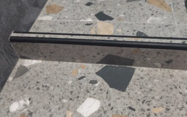 Профиль окантовочный Волшебная палочка MSPK 03-9.2700.15 10мм 2,7м Чёрный