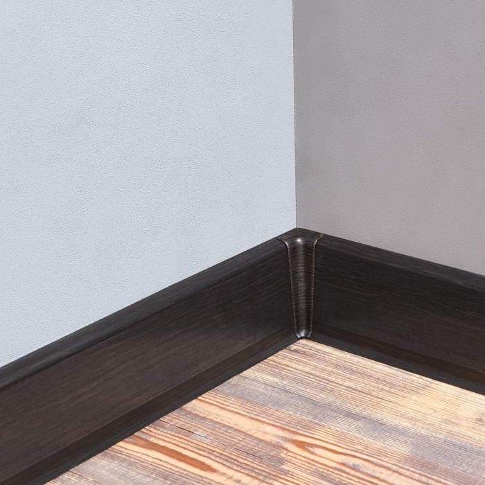 Плинтус ПВХ со съемной панелью Arbiton INDO 014 Венге Африка