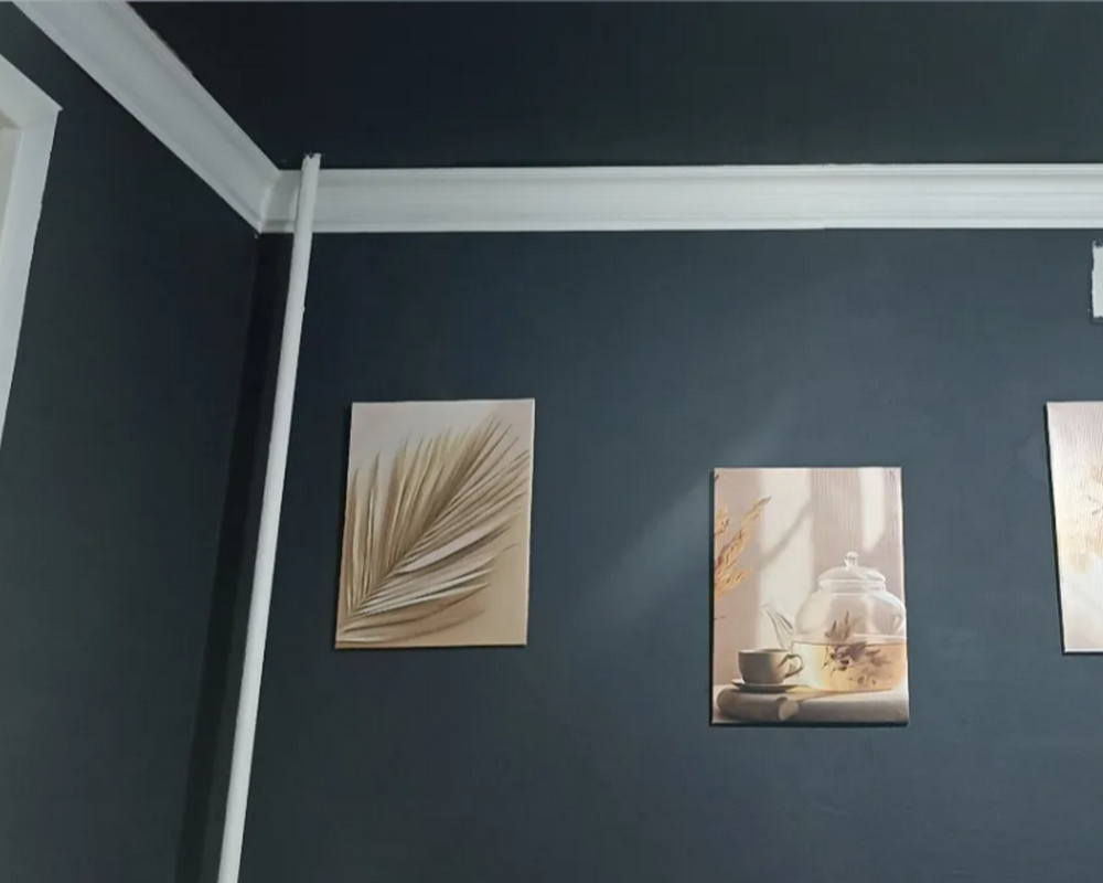 Карниз из полистирола высокой плотности HI WOOD A1080 56,6мм х 56,6мм х 2,0м. Окраска включена в стоимость