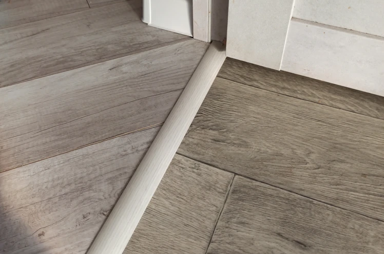 Порог разноуровневый ЛР 06.2700.24046 Дуб мелфорд грей