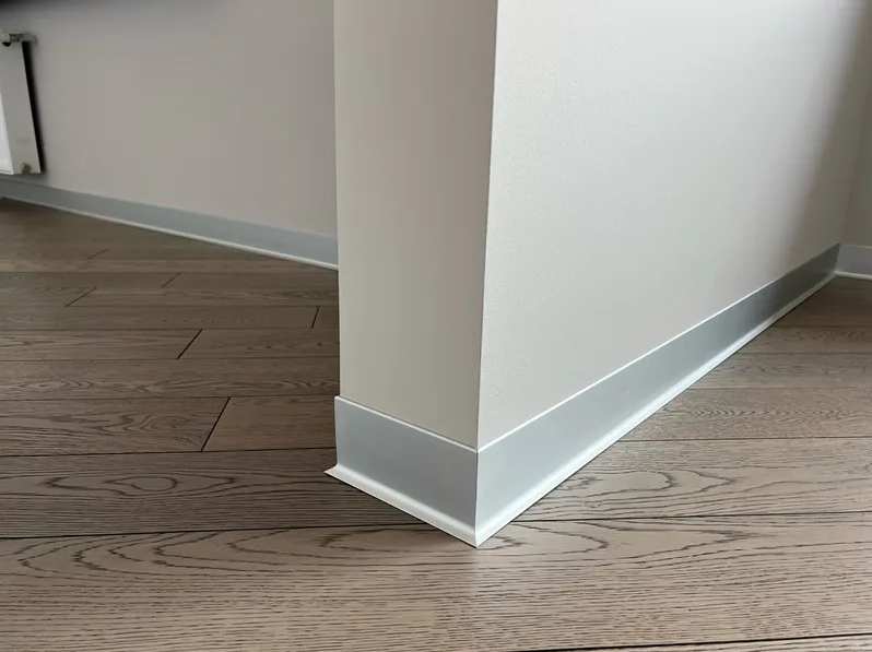 Плинтус алюминиевый Волшебная палочка 60 мм 3,0 м Серебро матовое