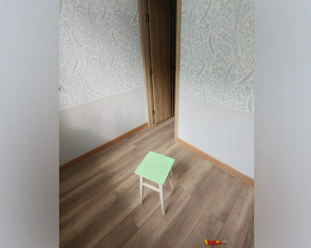 Плинтус ПВХ со съемной панелью Arbiton INDO 011 Дуб Скальный