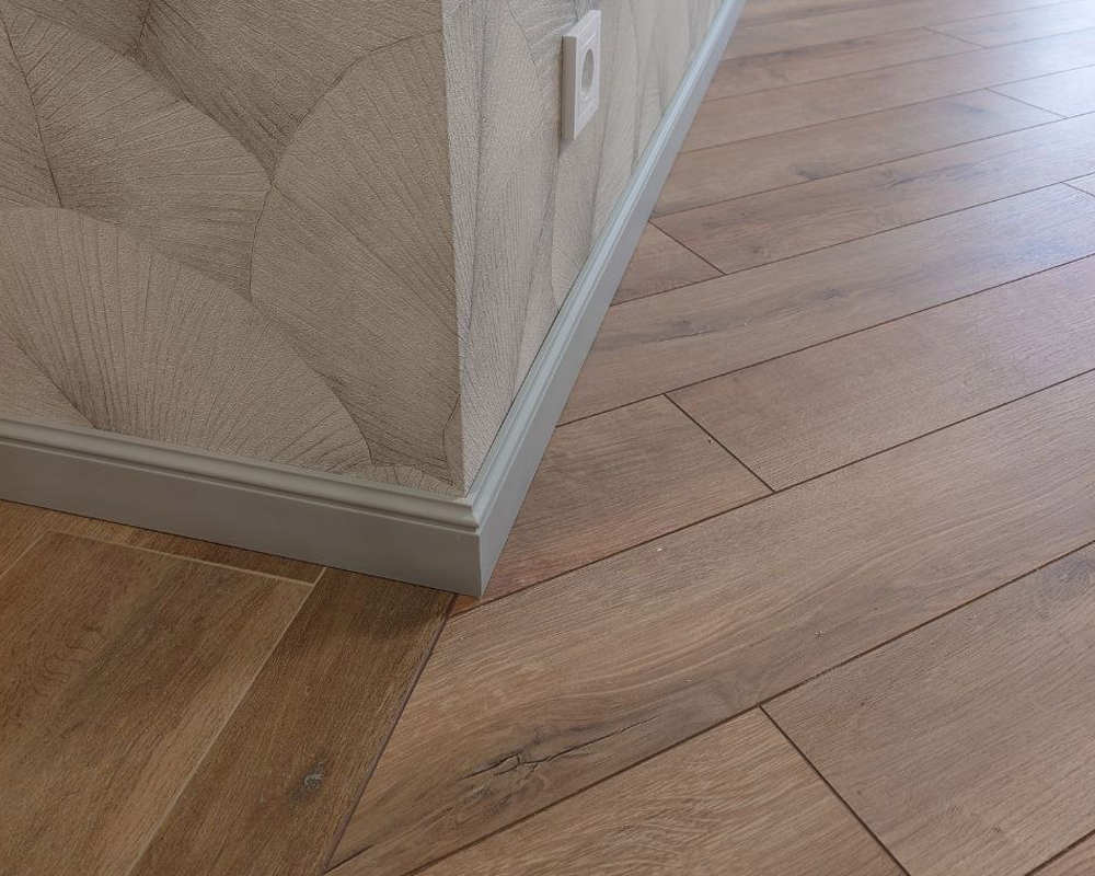 Плинтус СОЛИД 1 UHD 02/60 60*13*2000 Белый под покраску