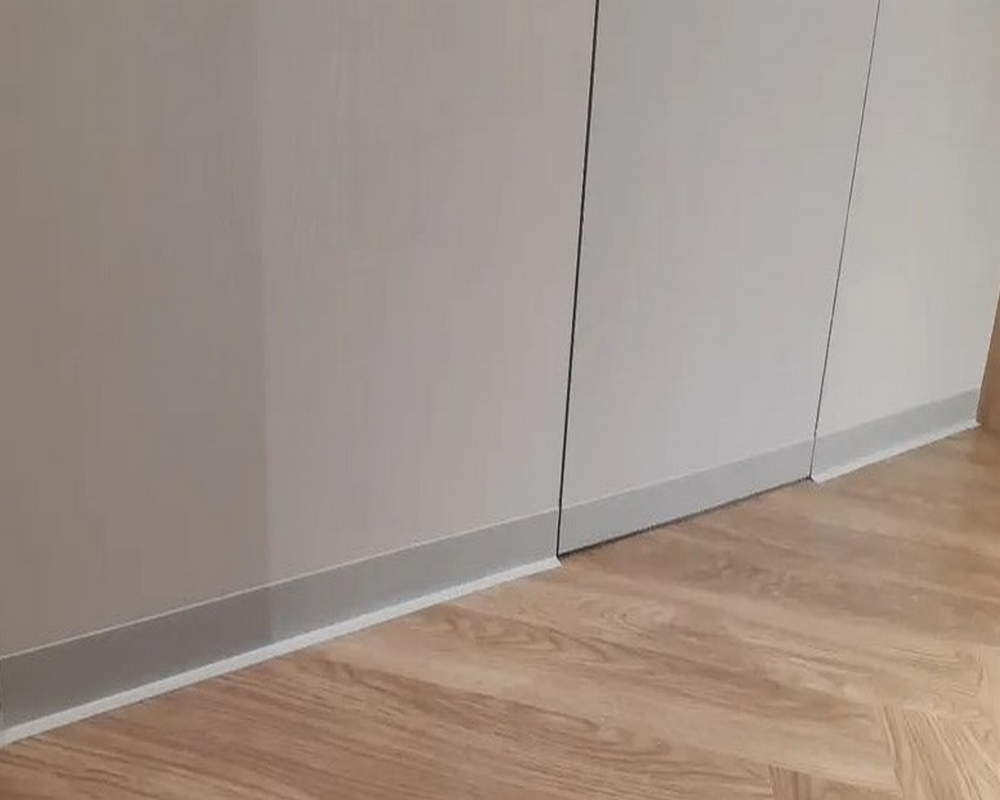 Плинтус эластичный ПВХ Dollken WL50 50мм х 15мм 0138 Светло-серый