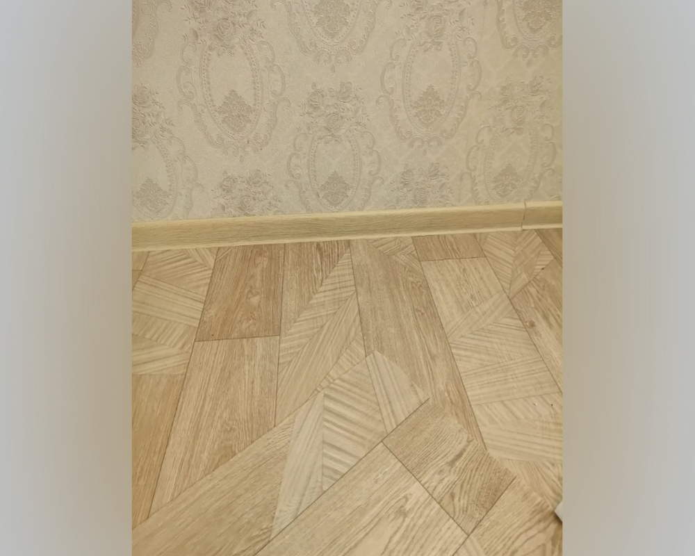 Плинтус ПВХ со съемной панелью Arbiton INDO 011 Дуб Скальный