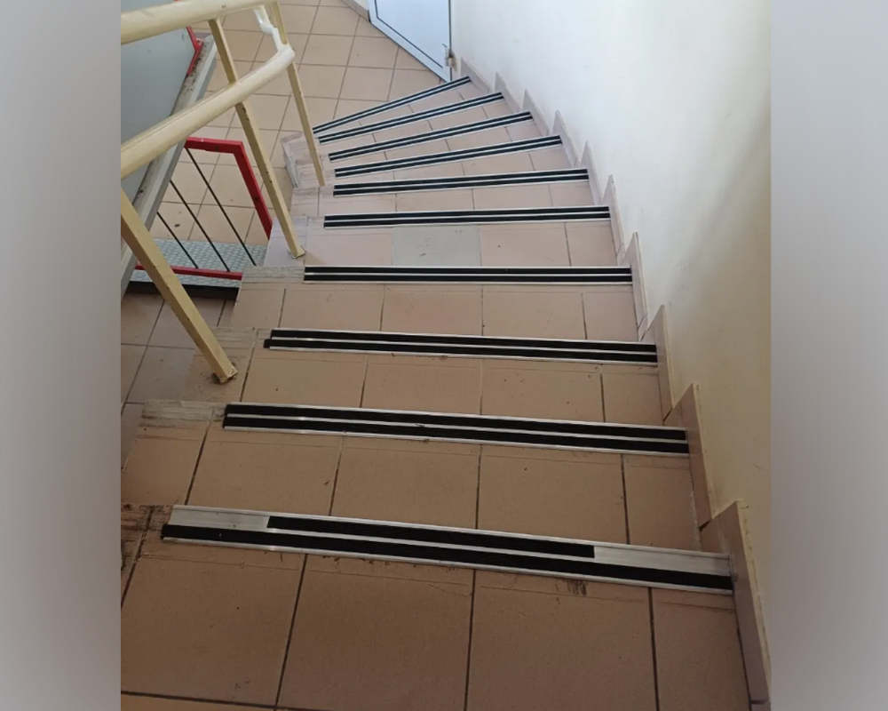 Порог одноуровневый ПС 08.900.04л Бронза анод